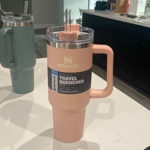 Brand new stanley quencher 40 oz nectar pink I believe